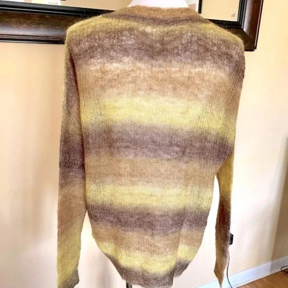 ASTR the Label Yellow Ombré V-neck Sweater Women’s Small - Picture 4 of 9